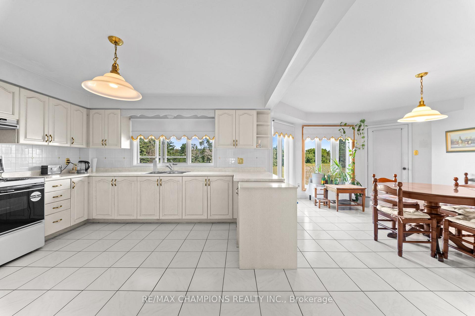 Photo 13 of 4047 Countryside Drive, Brampton, Toronto Gore Rural Estate — HOMEH