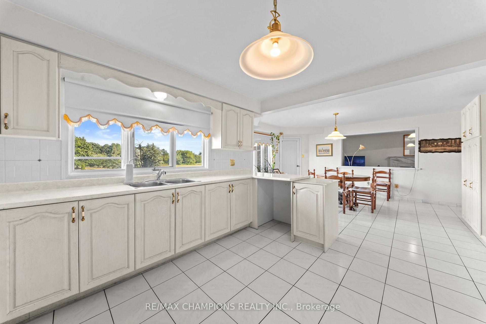 Photo 14 of 4047 Countryside Drive, Brampton, Toronto Gore Rural Estate — HOMEH