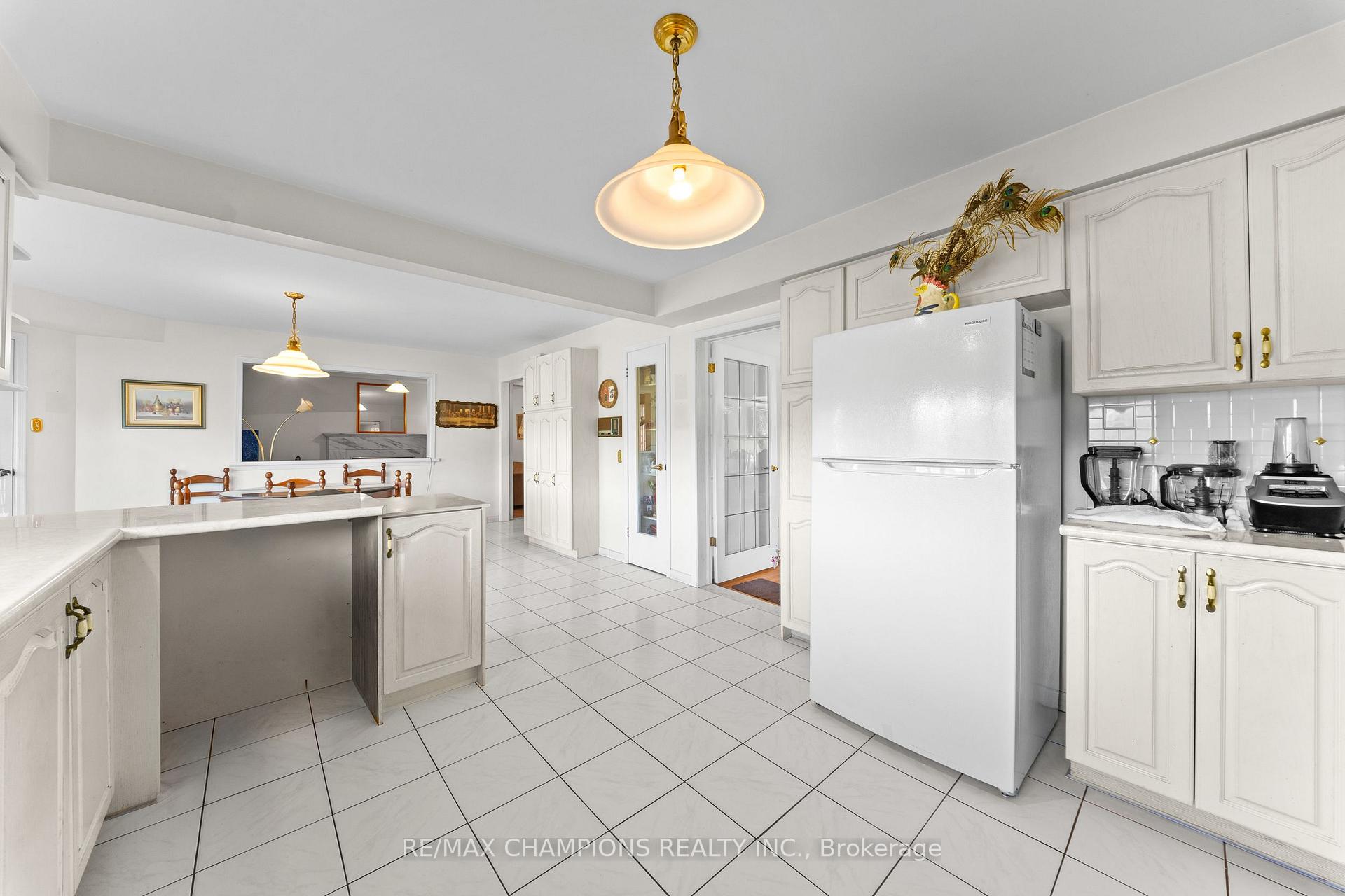 Photo 15 of 4047 Countryside Drive, Brampton, Toronto Gore Rural Estate — HOMEH