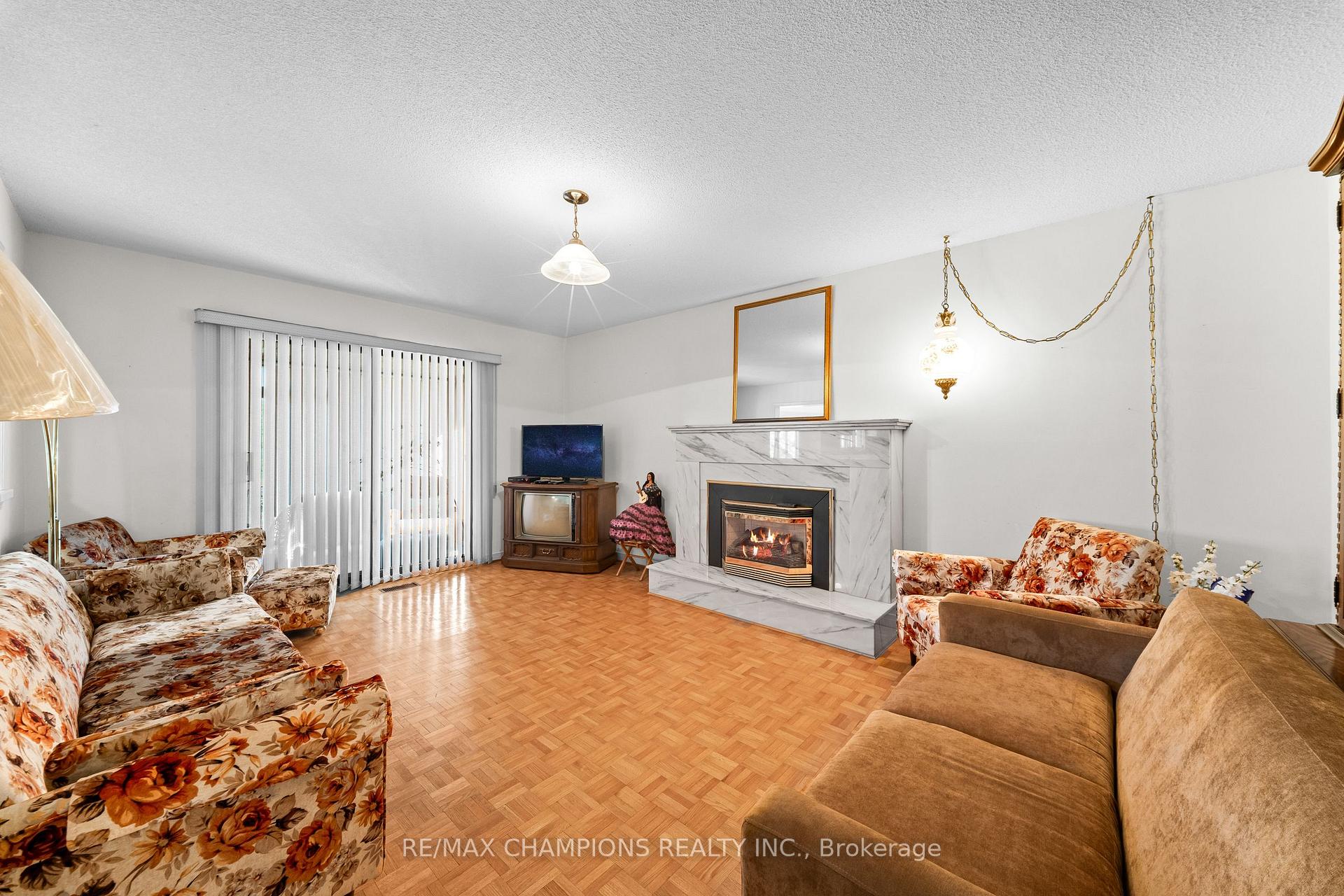 Photo 20 of 4047 Countryside Drive, Brampton, Toronto Gore Rural Estate — HOMEH