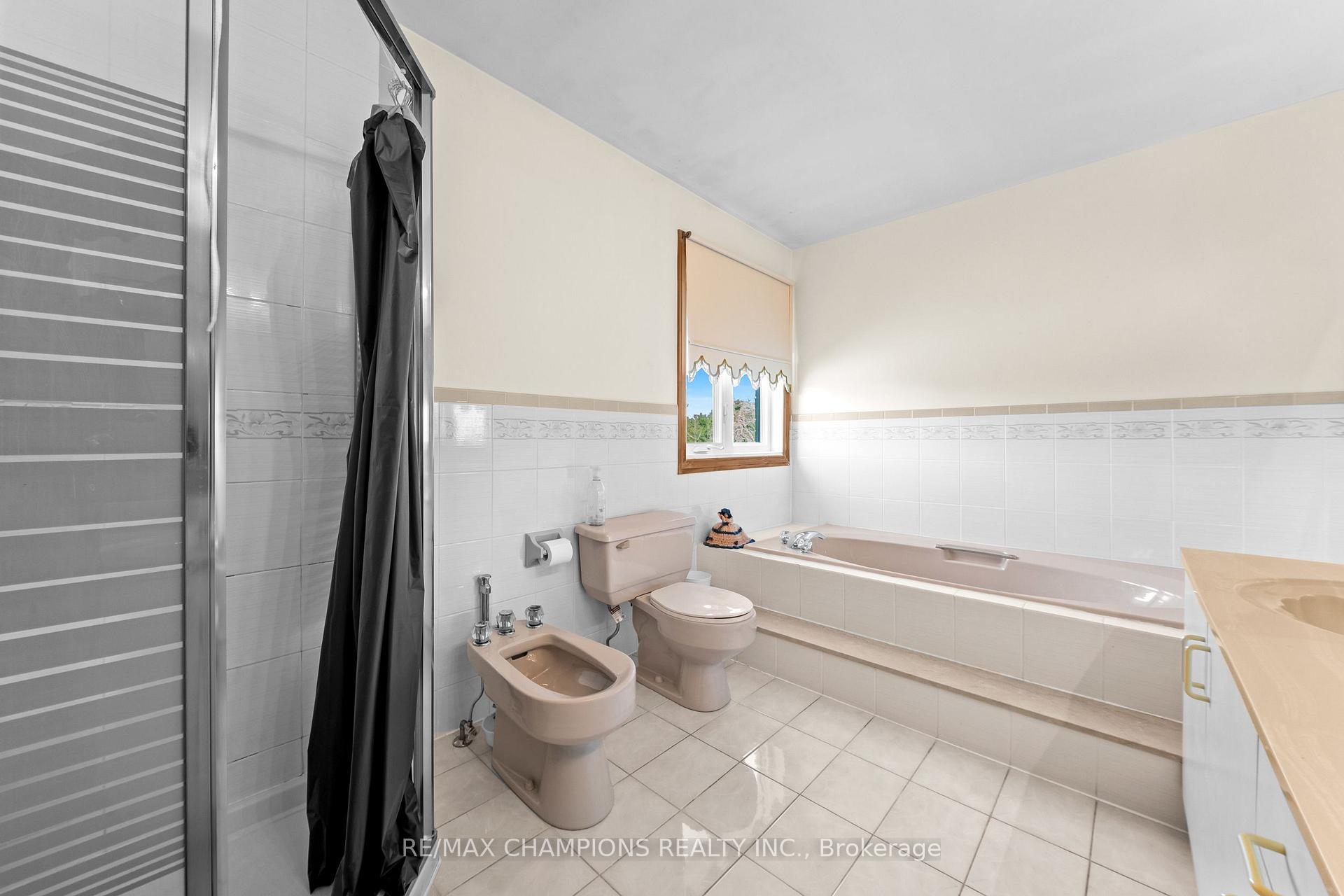 Photo 32 of 4047 Countryside Drive, Brampton, Toronto Gore Rural Estate — HOMEH