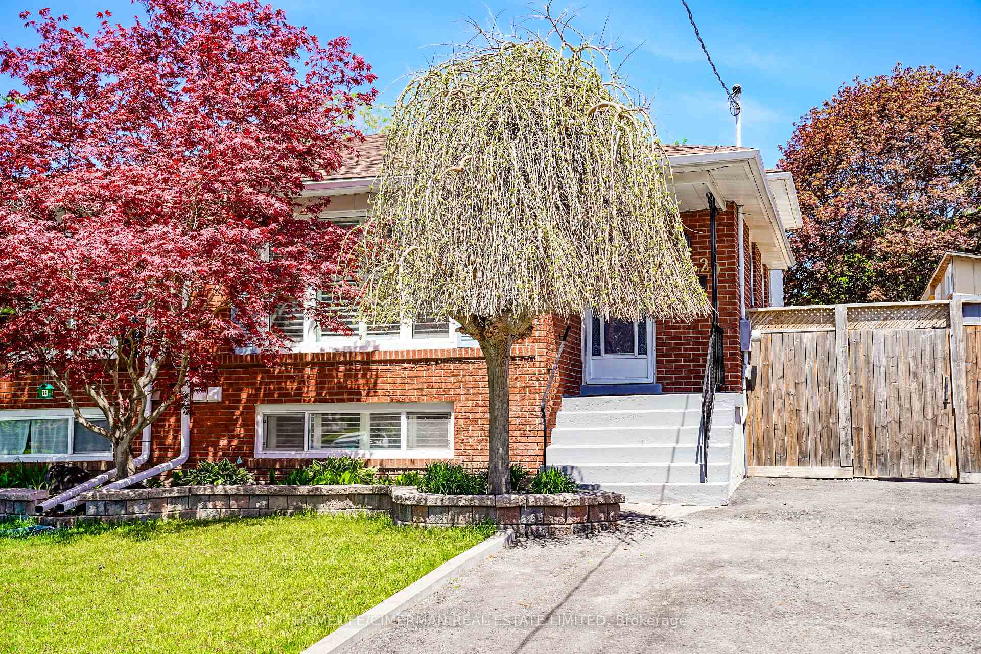 Photo of 20 Lawrence Crescent