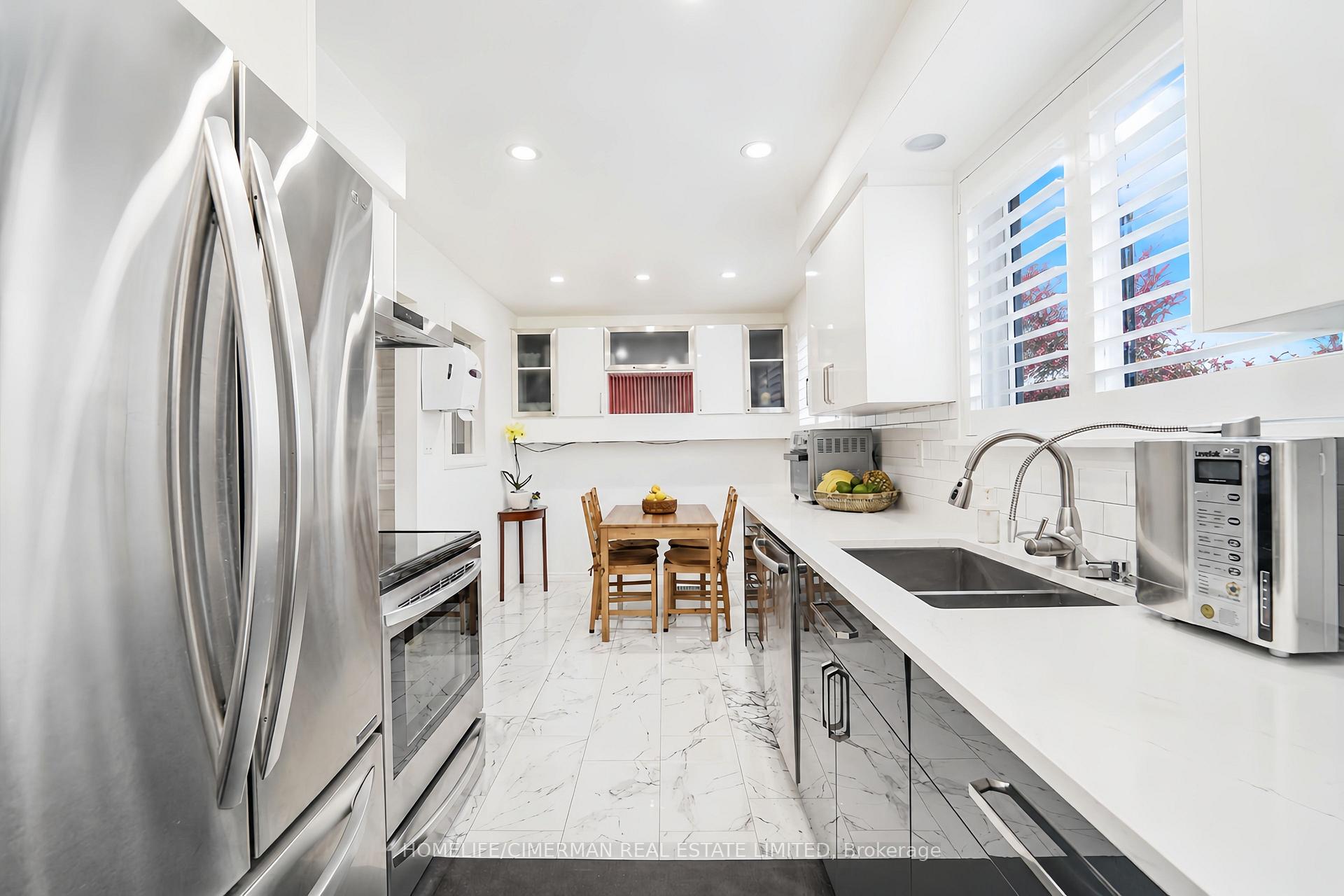 Photo 9 of 20 Lawrence Crescent, Clarington, Bowmanville — HOMEH