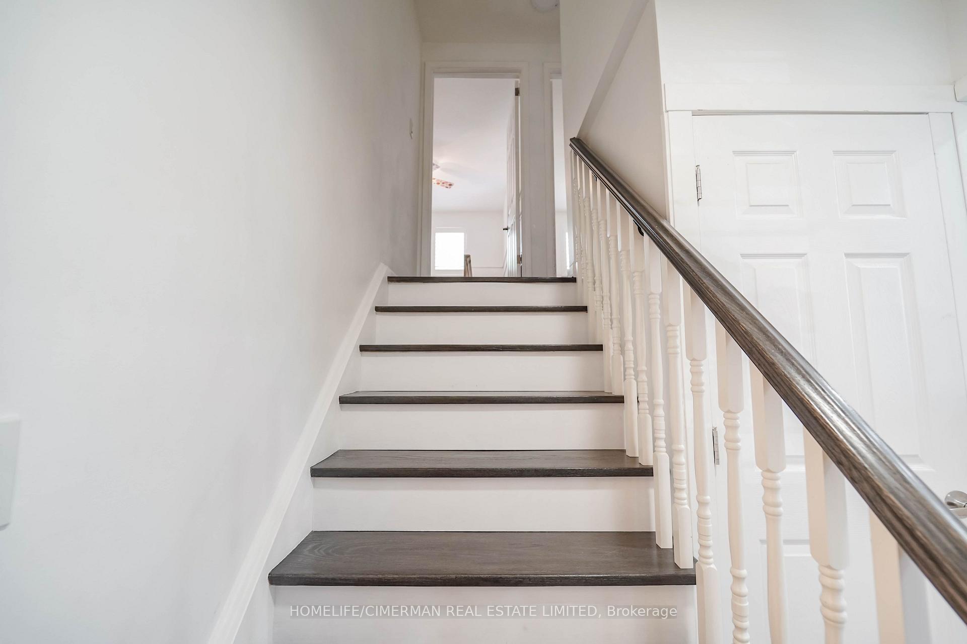 Photo 14 of 20 Lawrence Crescent, Clarington, Bowmanville — HOMEH