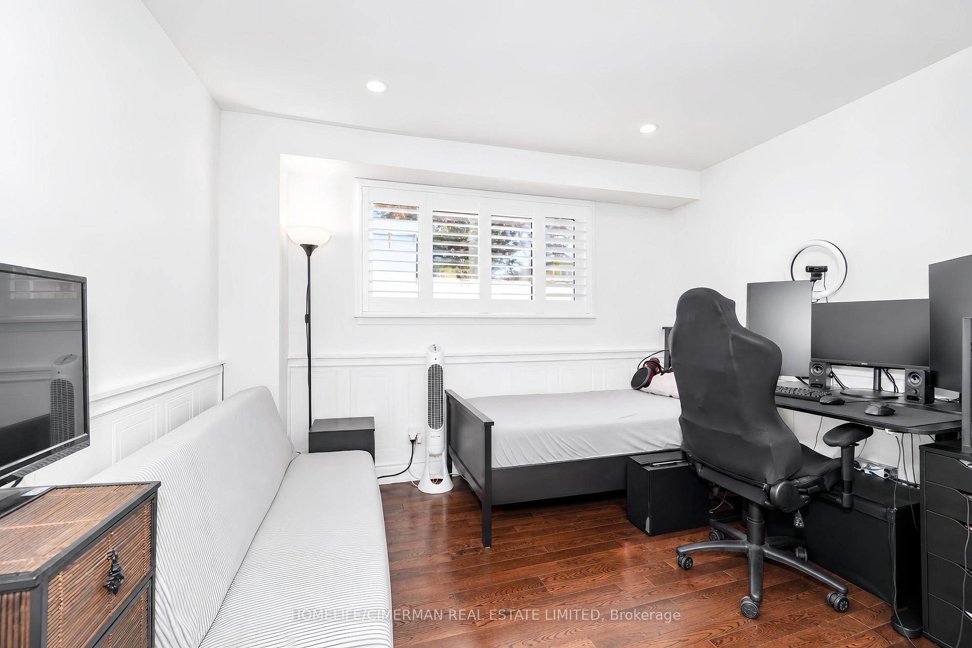 Photo 19 of 20 Lawrence Crescent, Clarington, Bowmanville — HOMEH