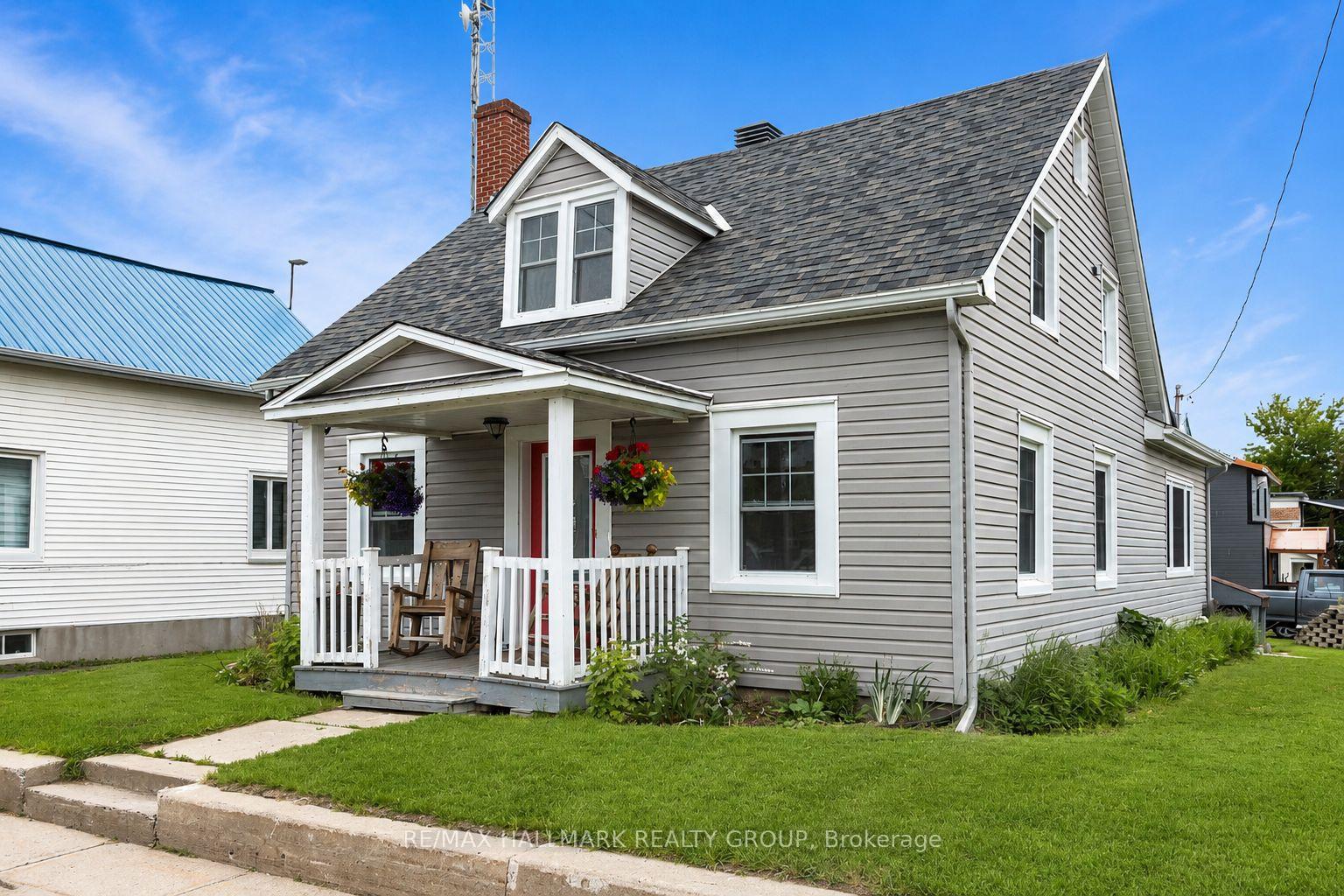 Photo of 1127 Labrosse Road E