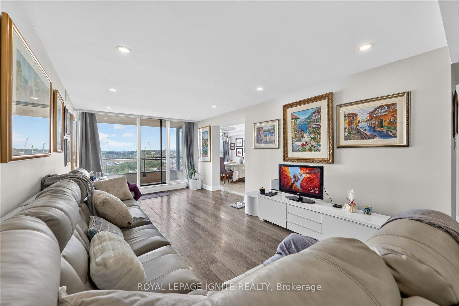 Photo 8 of Unit 809, 4725 Sheppard Avenue E, Scarborough, Agincourt South-Malvern West — HOMEH