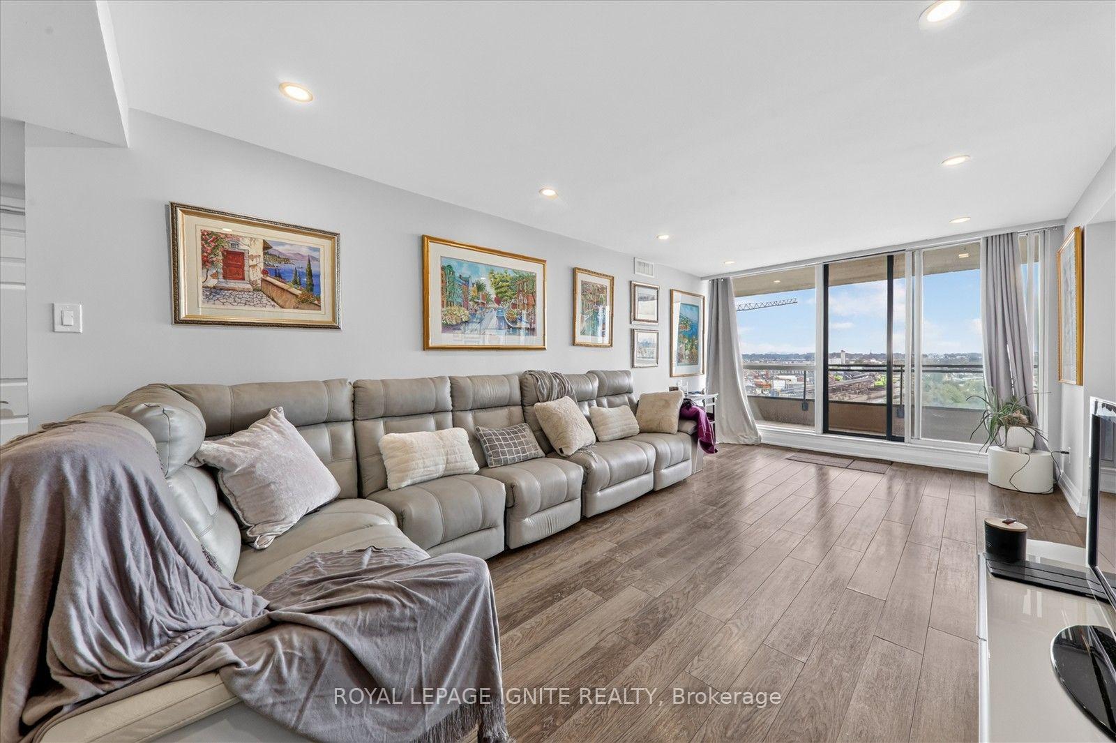Photo 9 of Unit 809, 4725 Sheppard Avenue E, Scarborough, Agincourt South-Malvern West — HOMEH