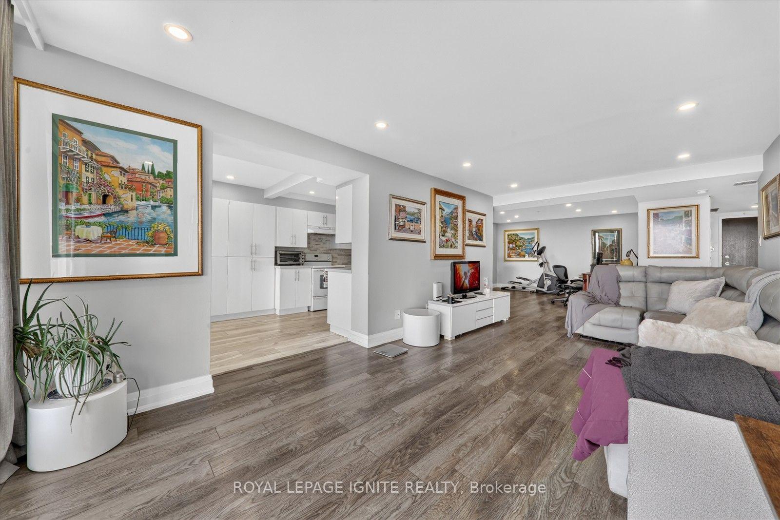 Photo 10 of Unit 809, 4725 Sheppard Avenue E, Scarborough, Agincourt South-Malvern West — HOMEH