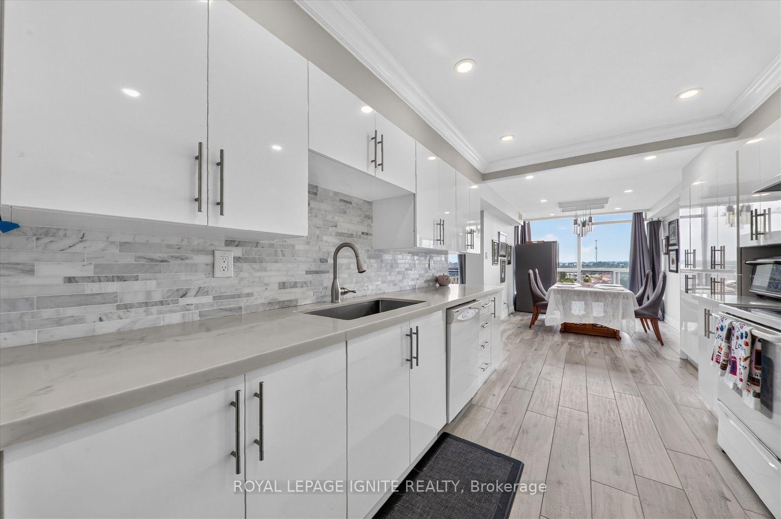 Photo 17 of Unit 809, 4725 Sheppard Avenue E, Scarborough, Agincourt South-Malvern West — HOMEH