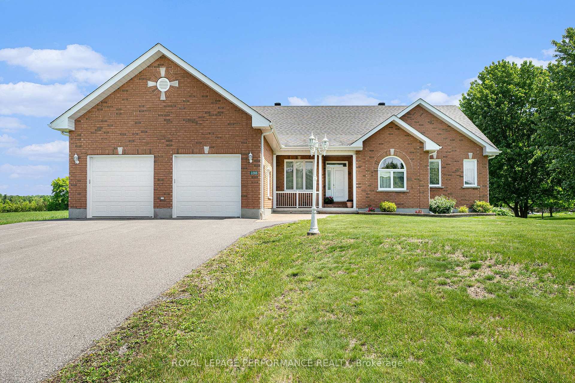 Photo 2 of 3285 Broadway Avenue, North Stormont, North Stormont (Roxborough) Twp — HOMEH