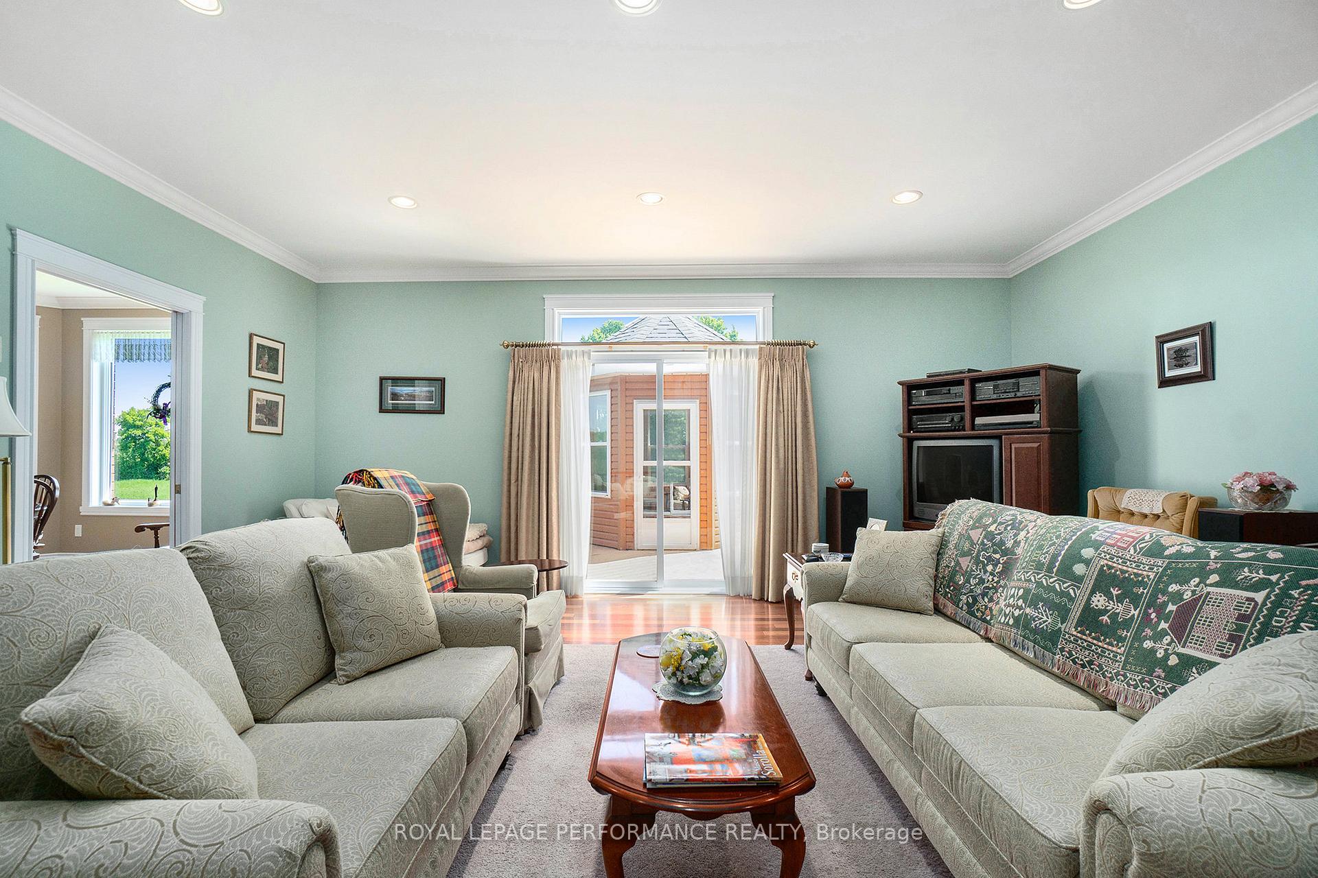 Photo 9 of 3285 Broadway Avenue, North Stormont, North Stormont (Roxborough) Twp — HOMEH
