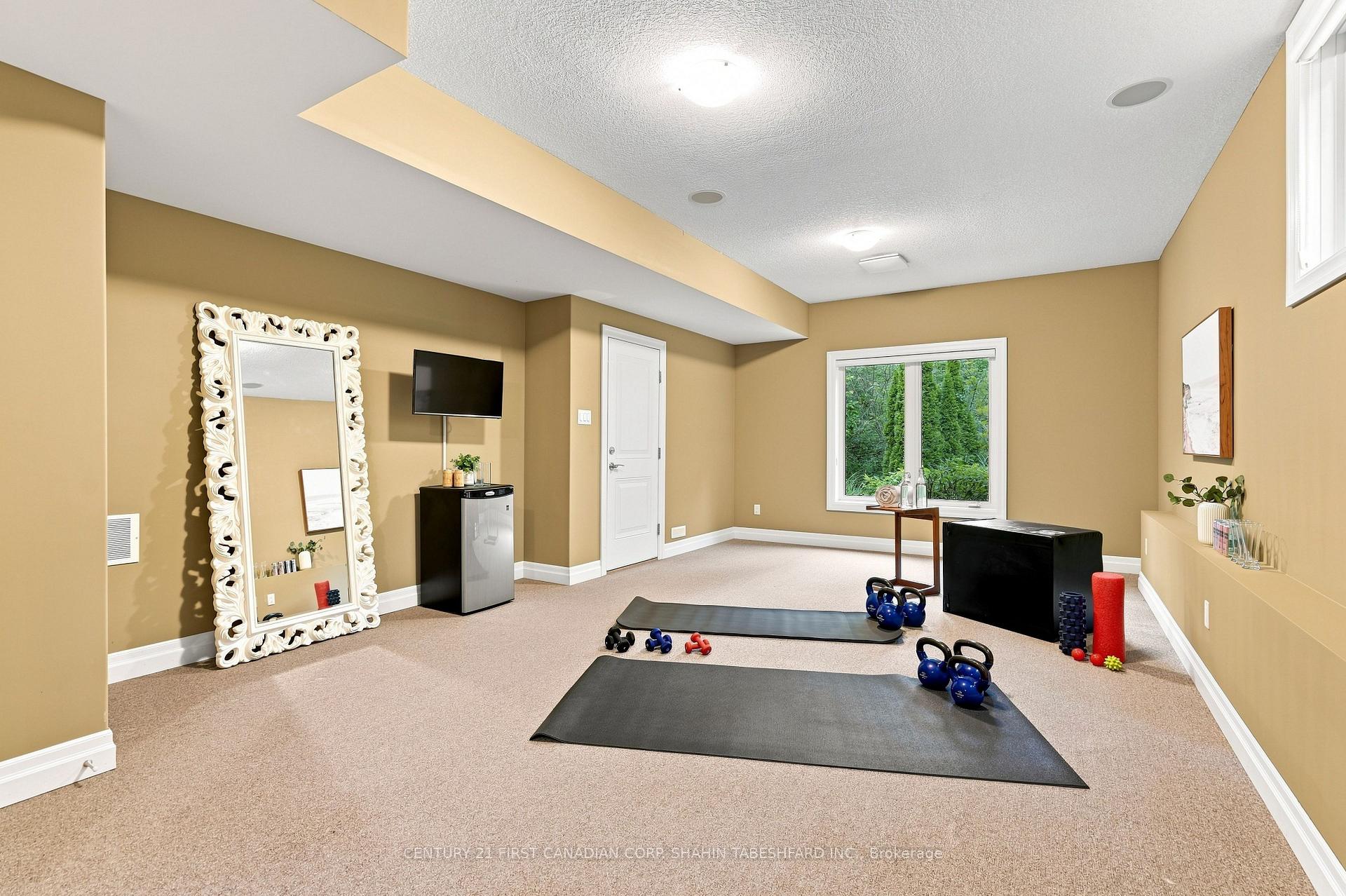 Photo 37 of 561 Eagletrace Drive, London, North R — HOMEH
