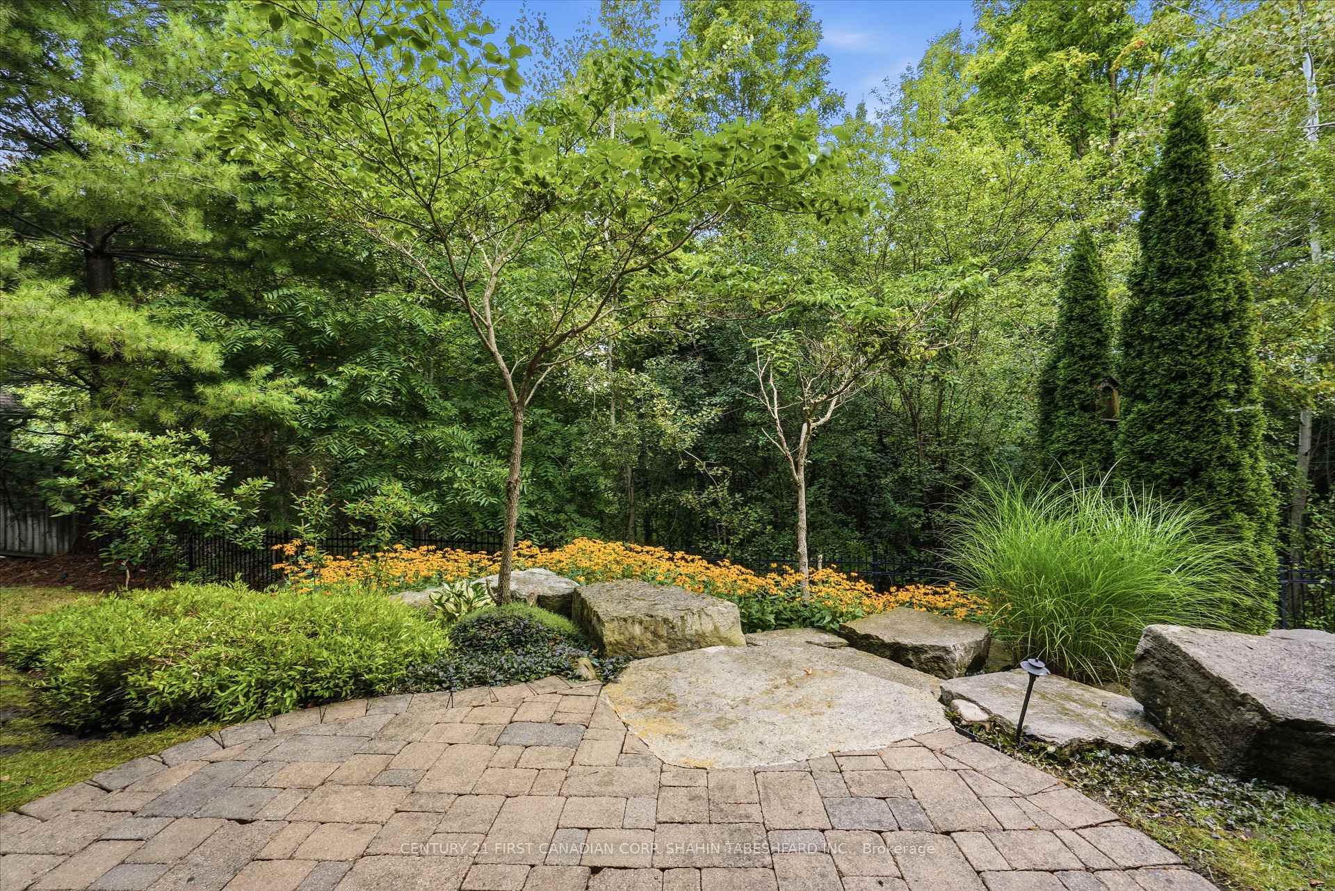 Photo 46 of 561 Eagletrace Drive, London, North R — HOMEH