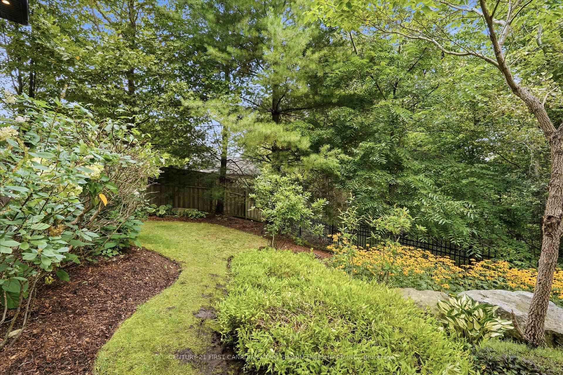 Photo 49 of 561 Eagletrace Drive, London, North R — HOMEH
