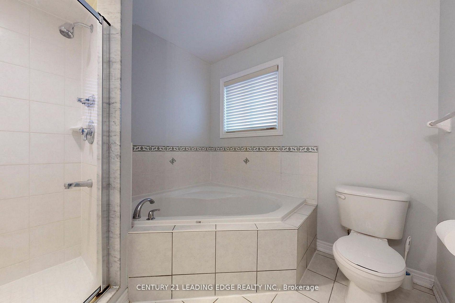 Photo 18 of 29 Pardon Ave, Whitby, Williamsburg — HOMEH