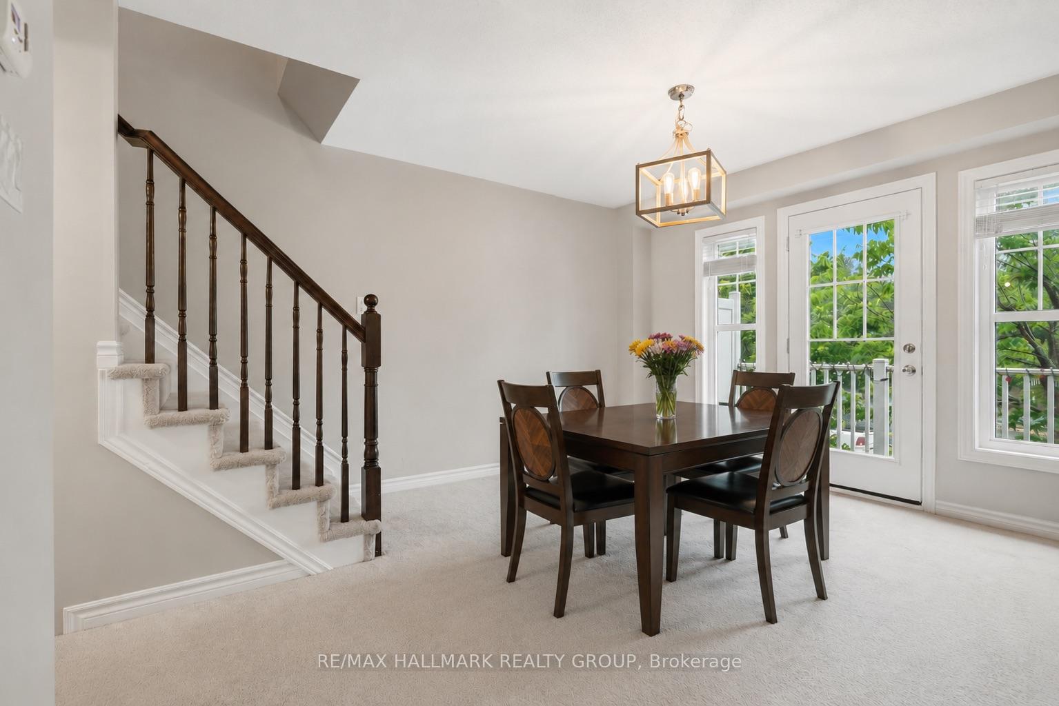 Photo 8 of 588 Foxlight Circle, Ottawa, Kanata - Emerald Meadows/Trailwest — HOMEH