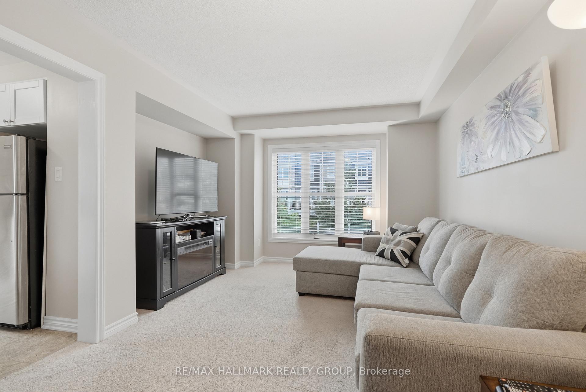 Photo 14 of 588 Foxlight Circle, Ottawa, Kanata - Emerald Meadows/Trailwest — HOMEH