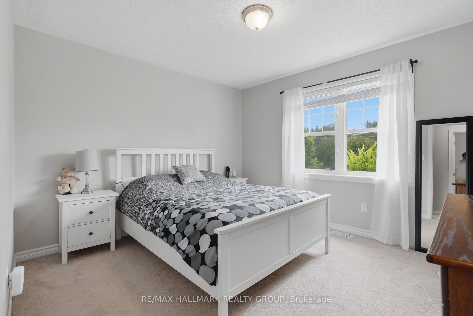 Photo 20 of 588 Foxlight Circle, Ottawa, Kanata - Emerald Meadows/Trailwest — HOMEH