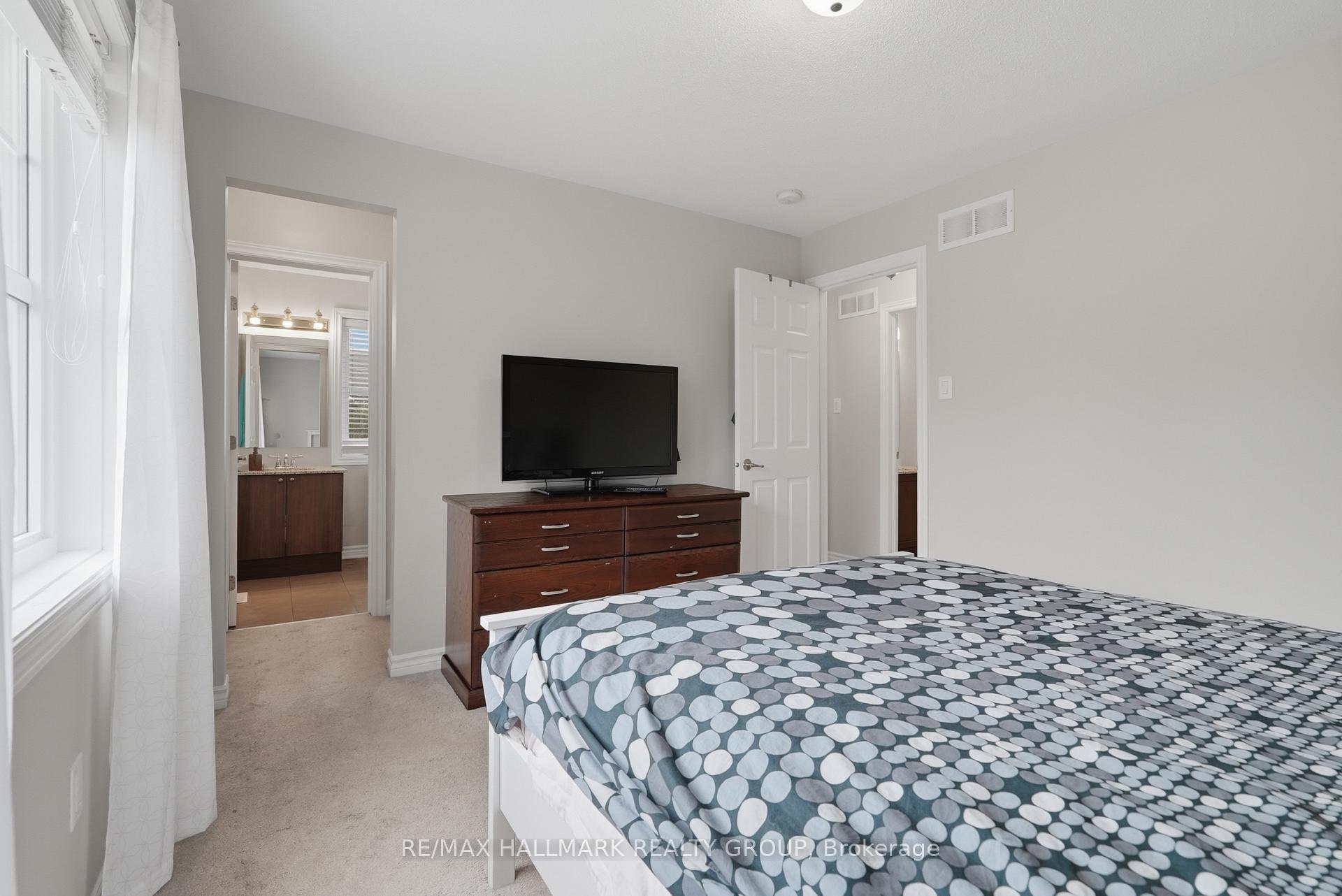 Photo 22 of 588 Foxlight Circle, Ottawa, Kanata - Emerald Meadows/Trailwest — HOMEH