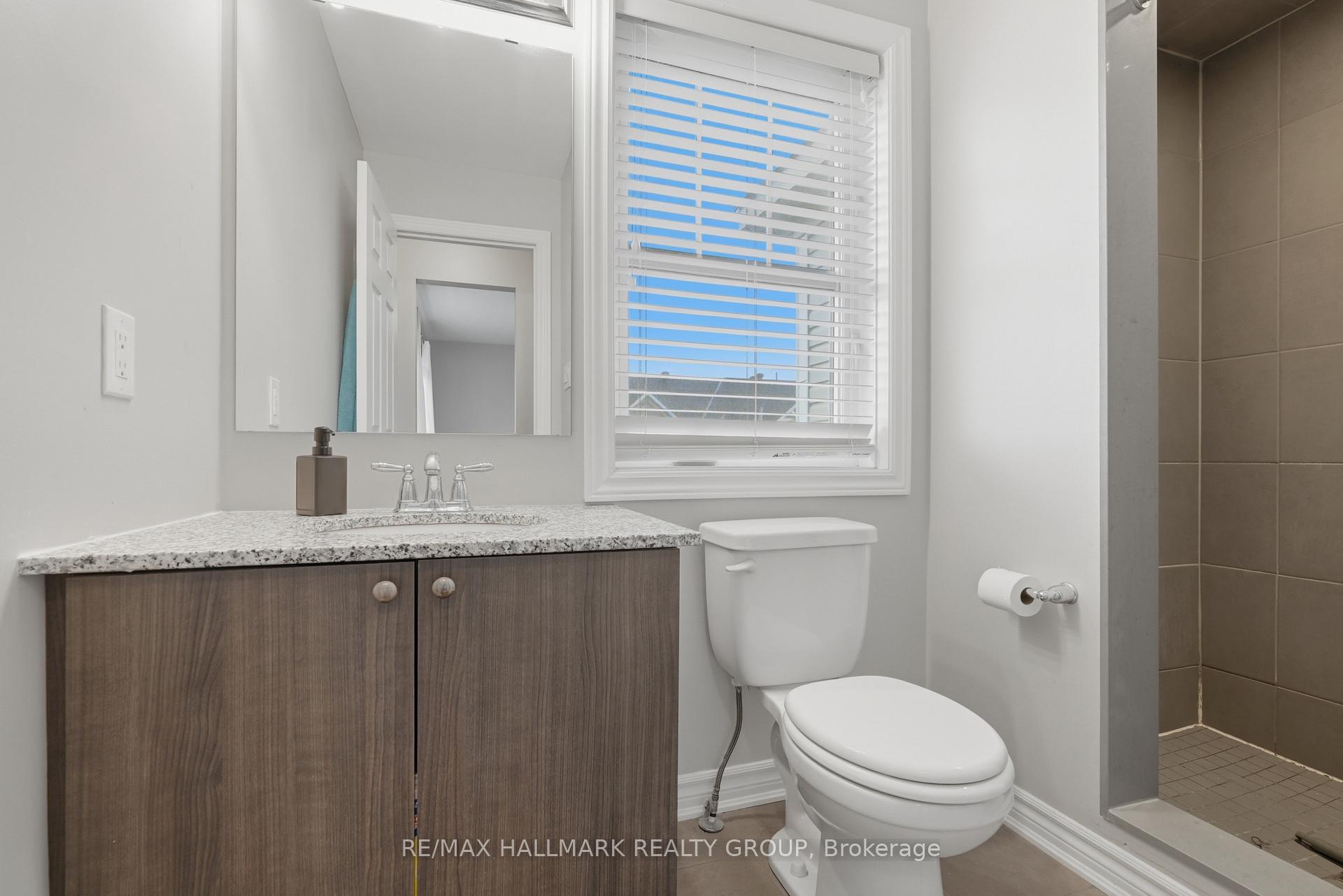 Photo 23 of 588 Foxlight Circle, Ottawa, Kanata - Emerald Meadows/Trailwest — HOMEH