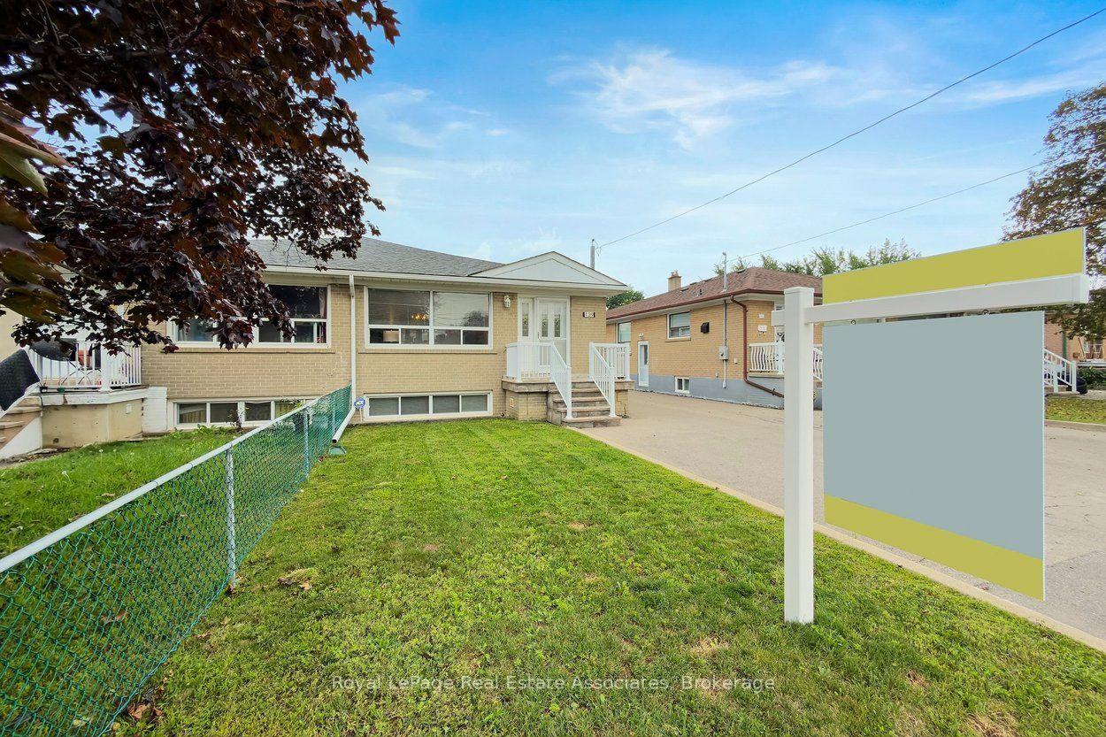 Photo 3 of 139 Vodden Street E, Brampton, Brampton North — HOMEH