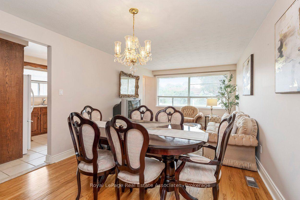 Photo 11 of 139 Vodden Street E, Brampton, Brampton North — HOMEH