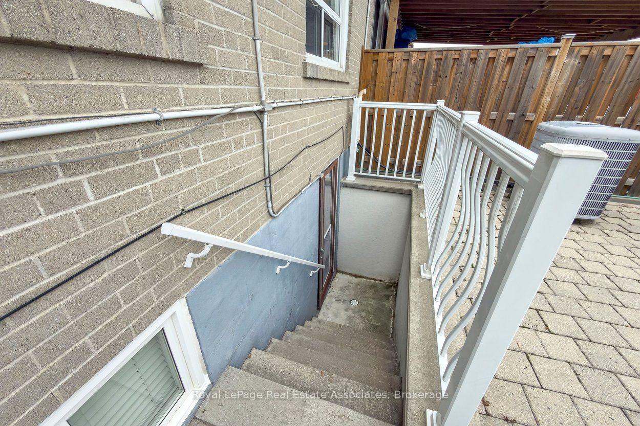 Photo 52 of 139 Vodden Street E, Brampton, Brampton North — HOMEH