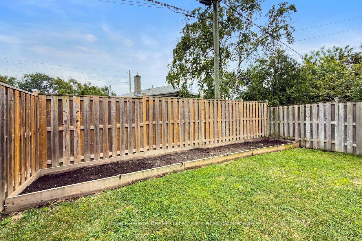 Photo 57 of 139 Vodden Street E, Brampton, Brampton North — HOMEH