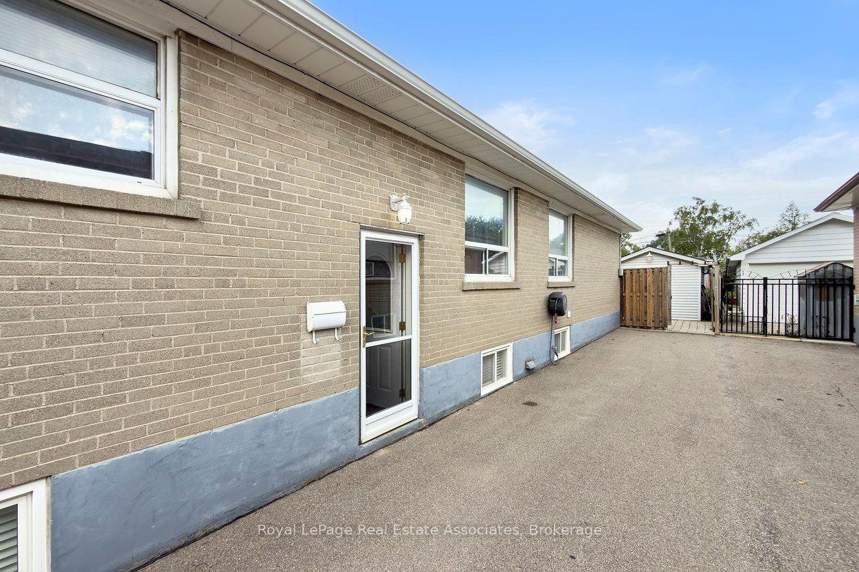 Photo 24 of 139 Vodden Street E, Brampton, Brampton North — HOMEH