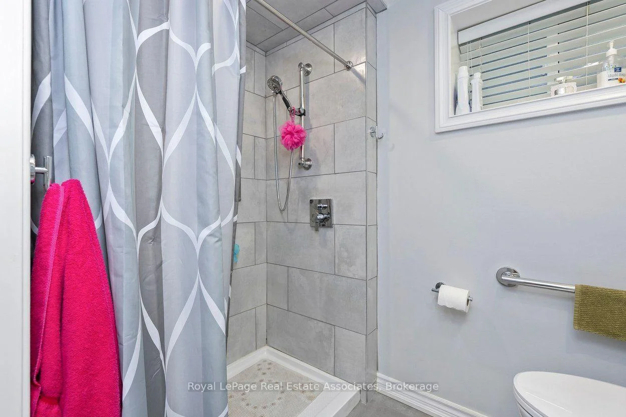 Photo 43 of 139 Vodden Street E, Brampton, Brampton North — HOMEH