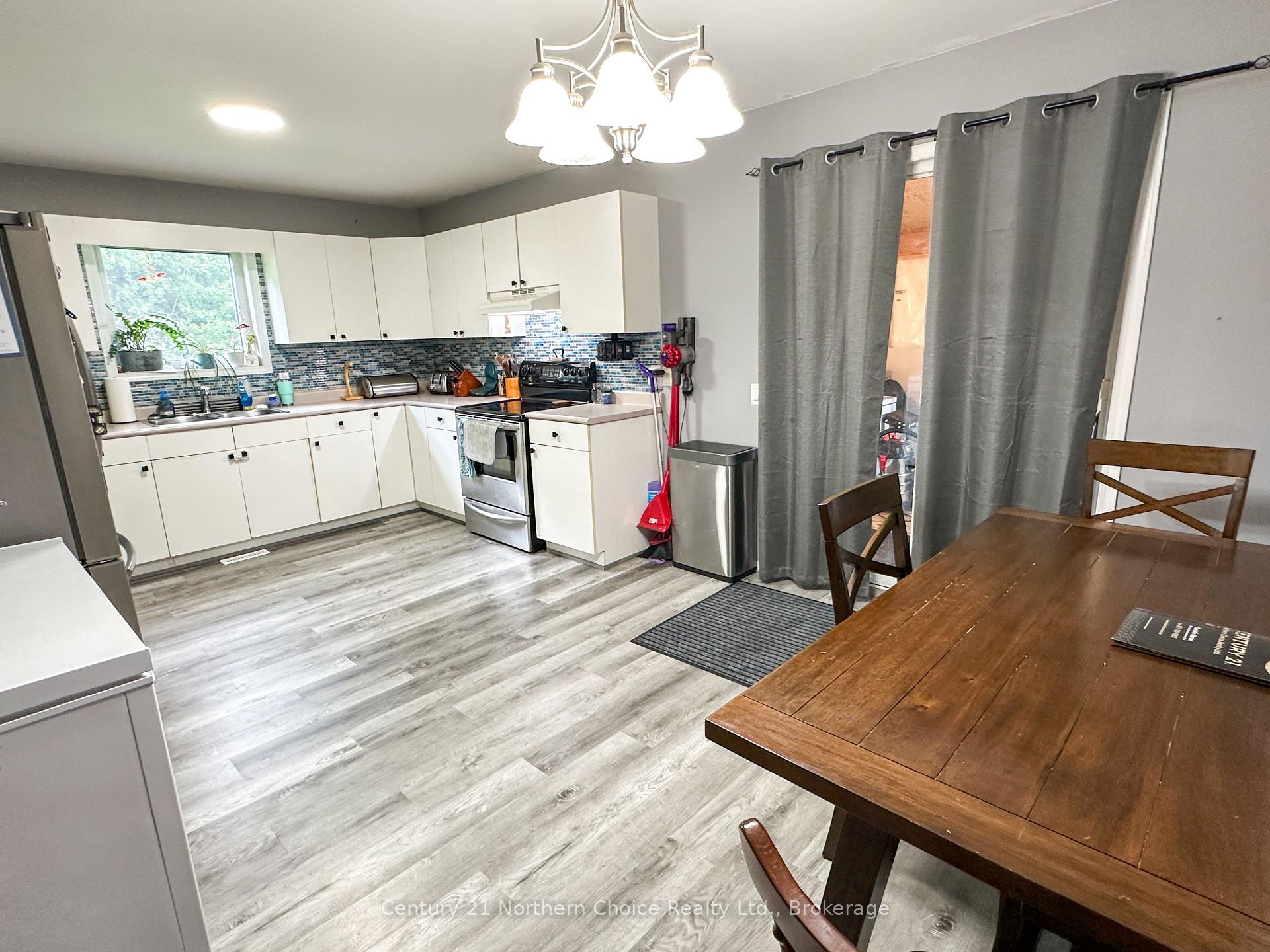 Photo 8 of 6 Oak Street, Ear Falls — HOMEH