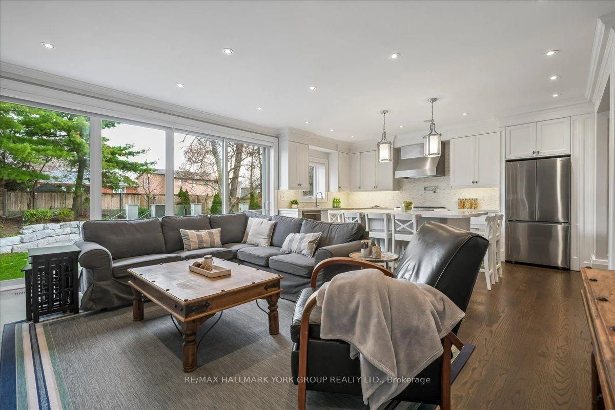 Photo 26 of 20 Ealing Drive, North York, St. Andrew-Windfields — HOMEH