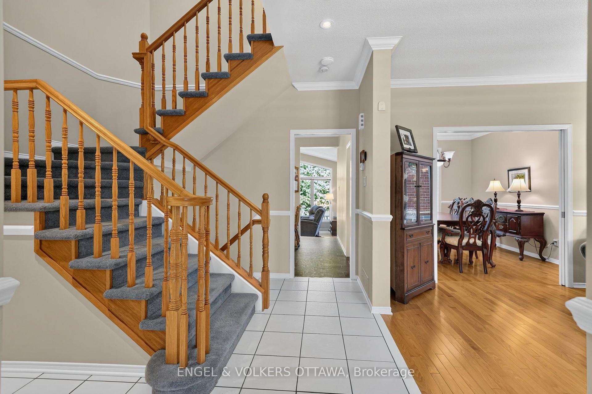 Photo 2 of 2812 Hank Rivers Drive, Ottawa, Upper Hunt Club — HOMEH