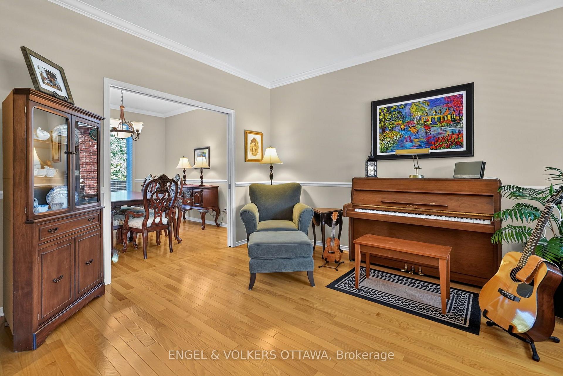Photo 7 of 2812 Hank Rivers Drive, Ottawa, Upper Hunt Club — HOMEH