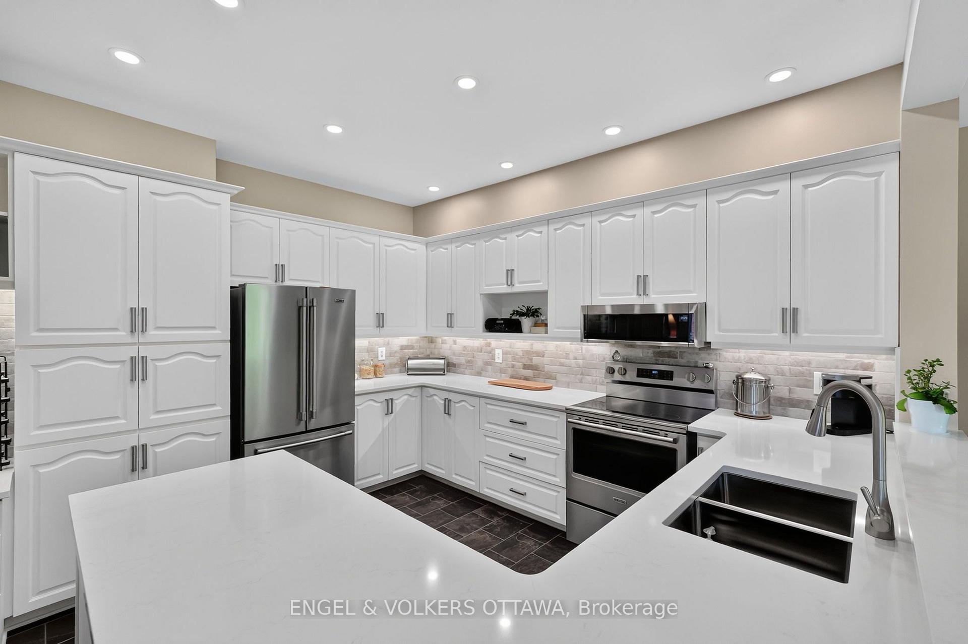 Photo 11 of 2812 Hank Rivers Drive, Ottawa, Upper Hunt Club — HOMEH