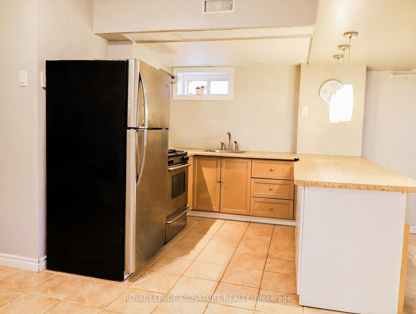 Photo 10 of Unit Basement, 503 Thornhill Woods Drive, Vaughan, Patterson — HOMEH