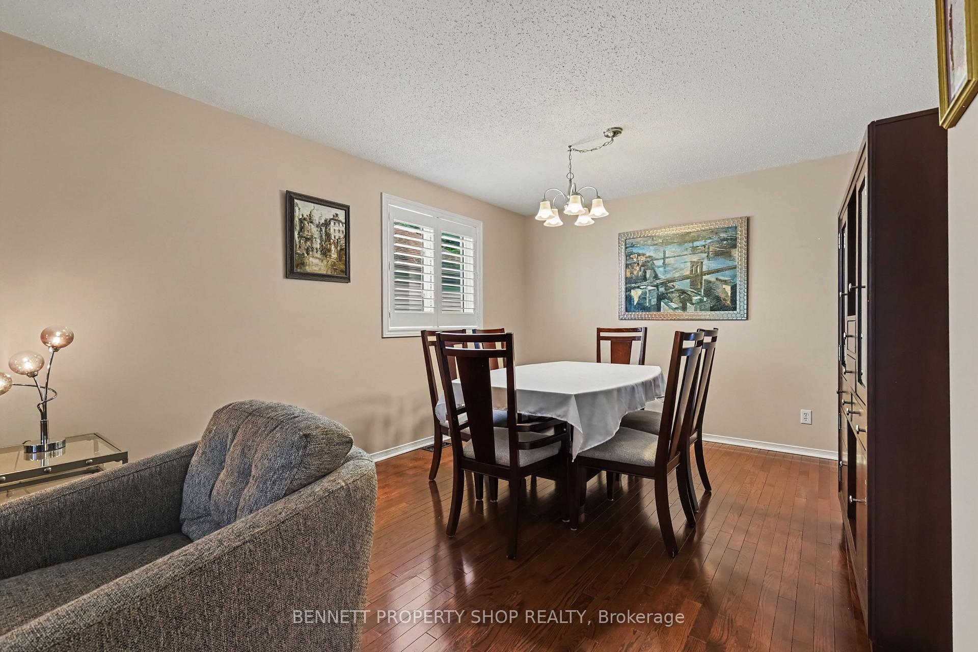 Photo 4 of 21 Stonepath Crescent, Ottawa, Stittsville (Central) — HOMEH