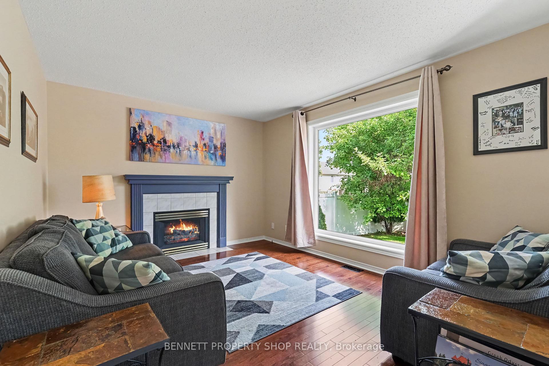 Photo 5 of 21 Stonepath Crescent, Ottawa, Stittsville (Central) — HOMEH