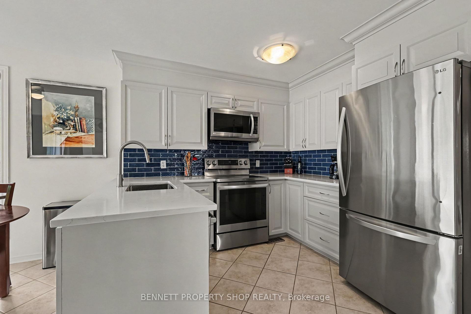 Photo 7 of 21 Stonepath Crescent, Ottawa, Stittsville (Central) — HOMEH