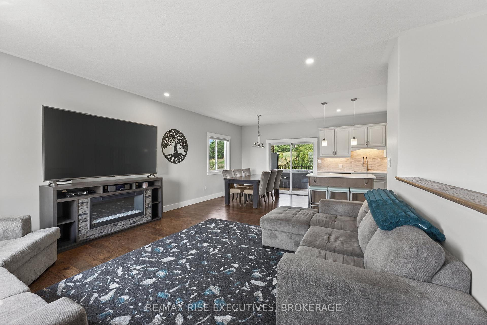 Photo 4 of 131 Morgan Drive, Frontenac, Frontenac South — HOMEH