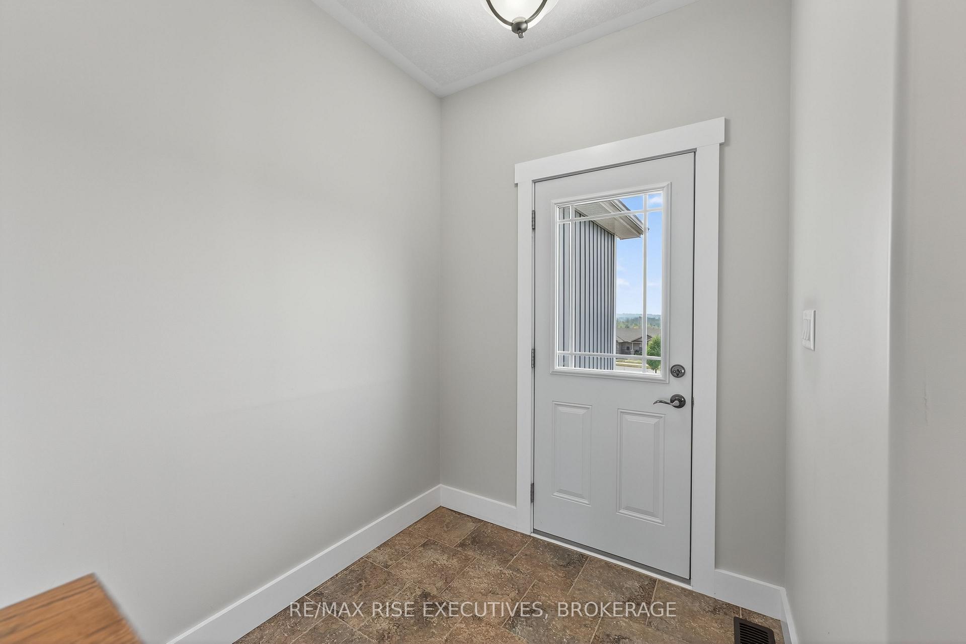 Photo 5 of 131 Morgan Drive, Frontenac, Frontenac South — HOMEH