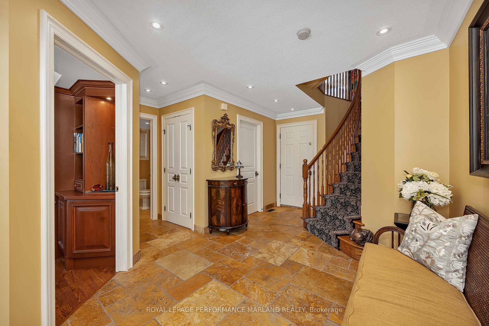 Photo 3 of 69 Echo Drive, Ottawa, Ottawa East — HOMEH