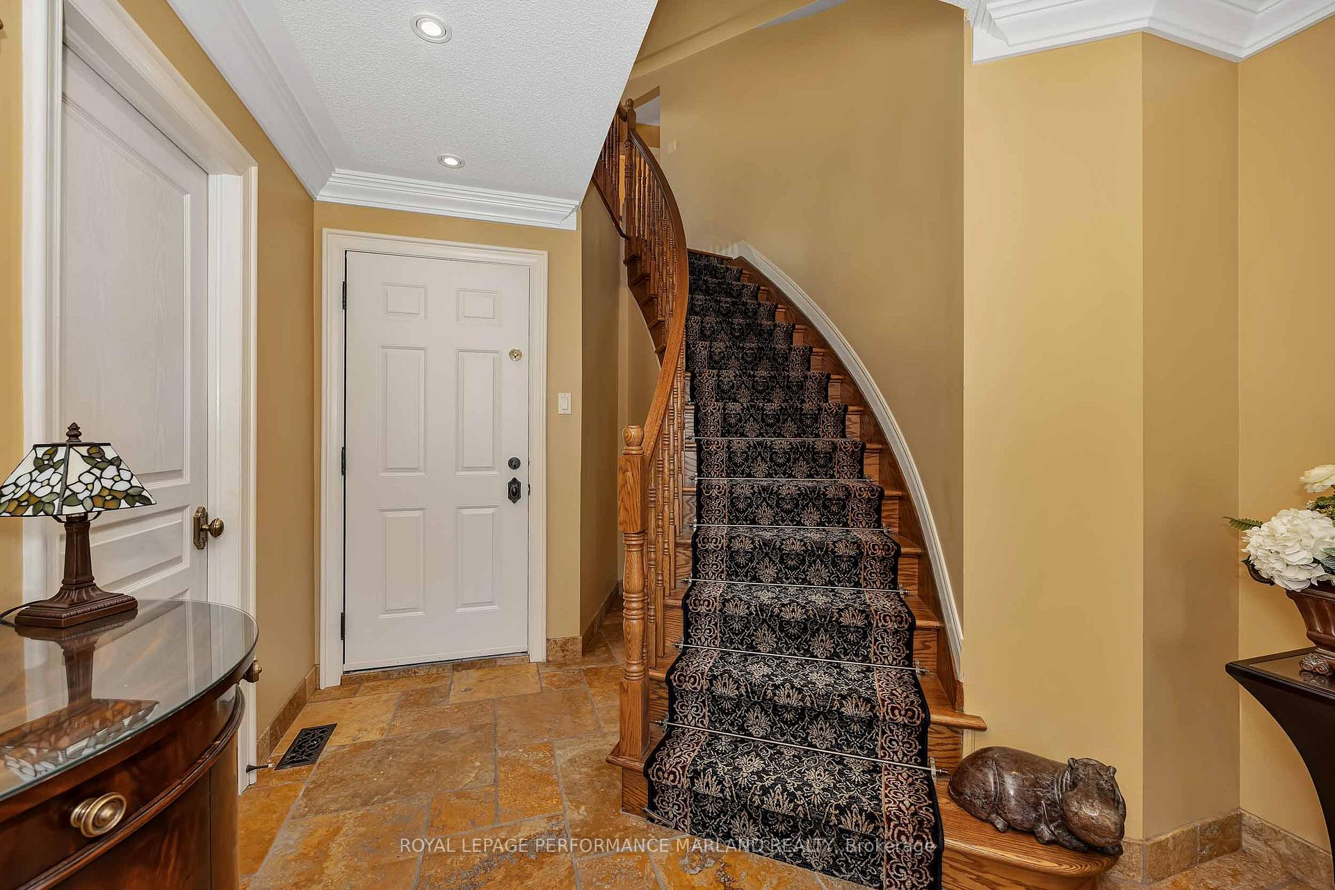 Photo 7 of 69 Echo Drive, Ottawa, Ottawa East — HOMEH