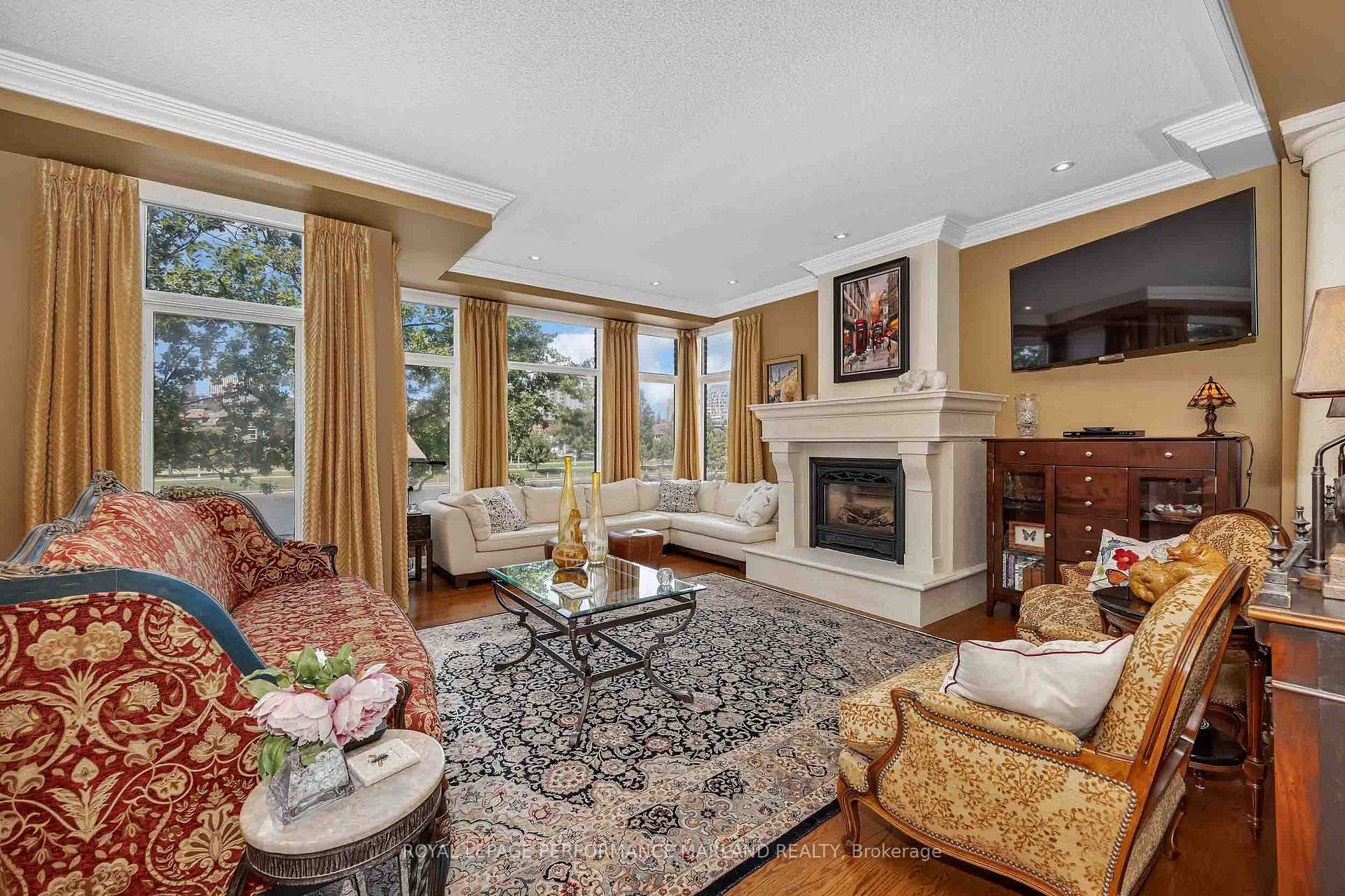 Photo 10 of 69 Echo Drive, Ottawa, Ottawa East — HOMEH