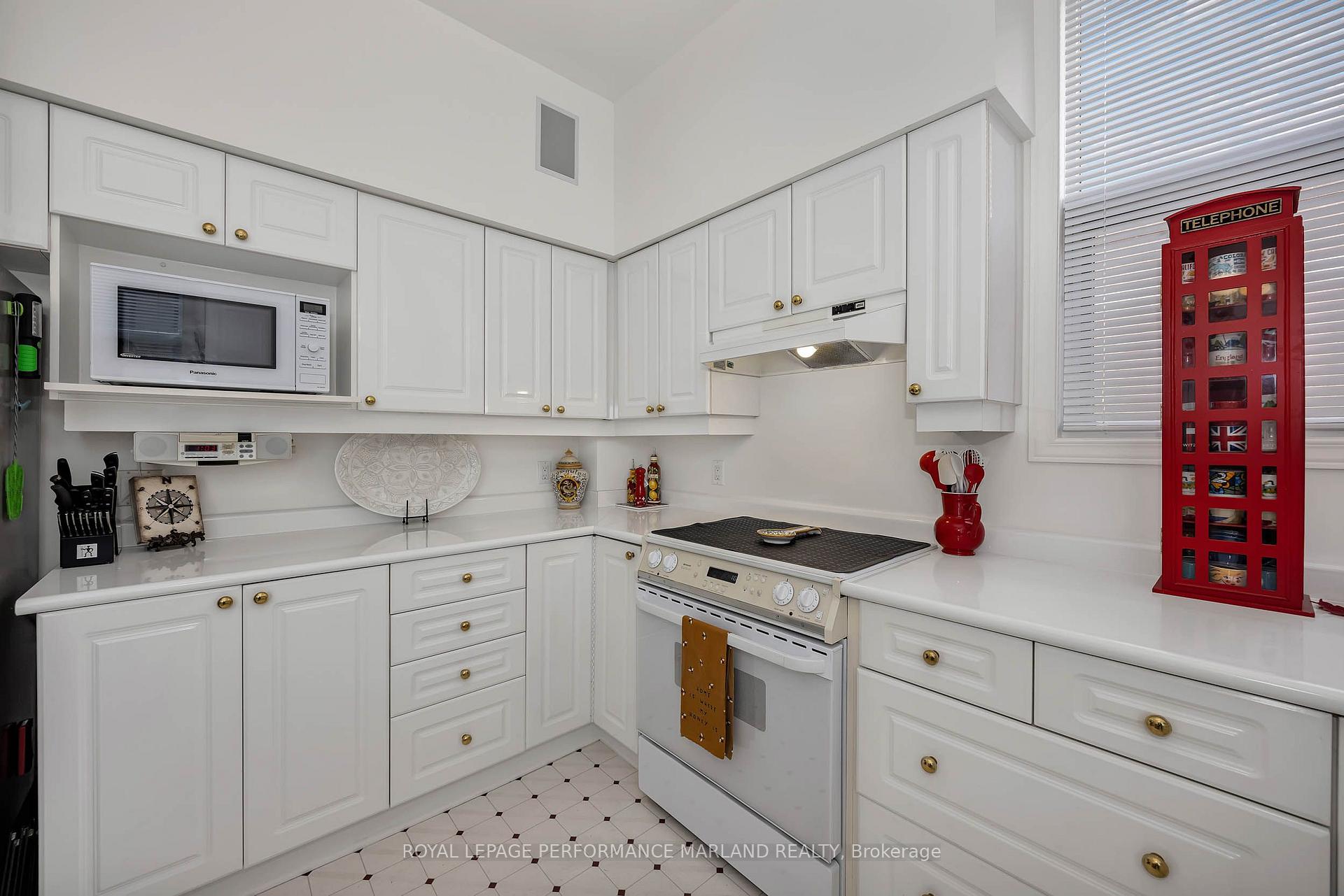 Photo 16 of 69 Echo Drive, Ottawa, Ottawa East — HOMEH