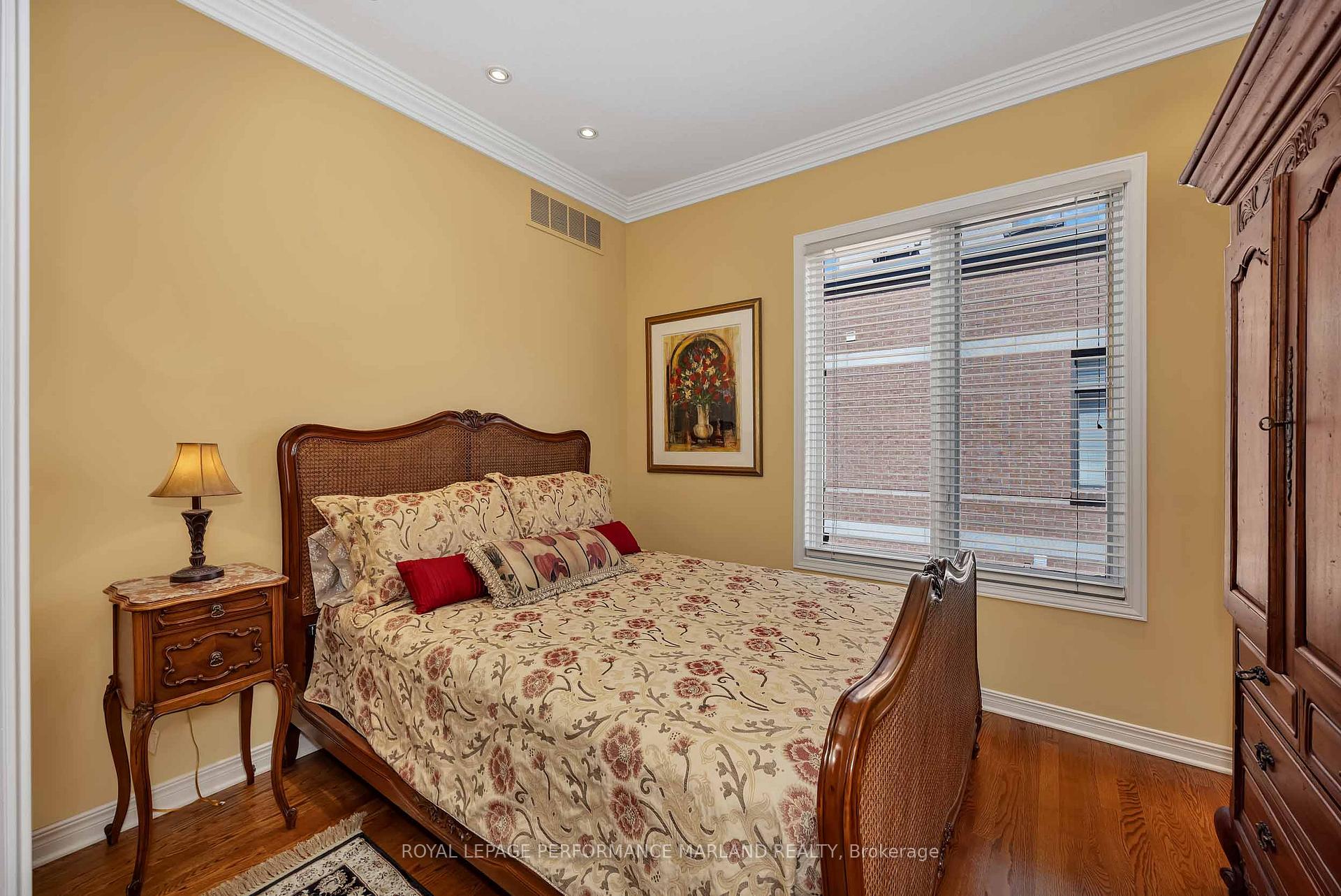 Photo 21 of 69 Echo Drive, Ottawa, Ottawa East — HOMEH
