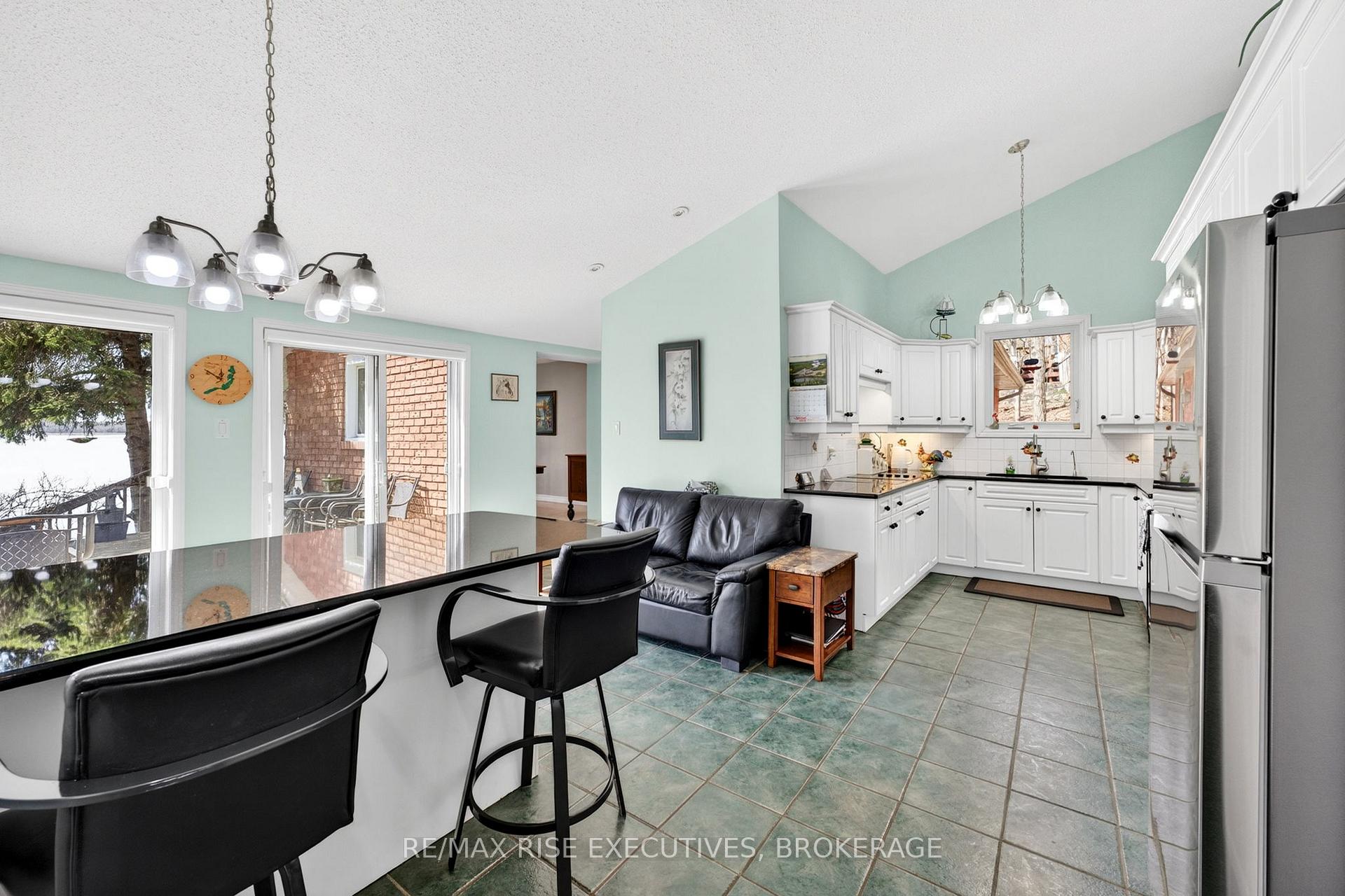Photo 4 of 3481 Buck Point Lane, Frontenac, Frontenac South — HOMEH