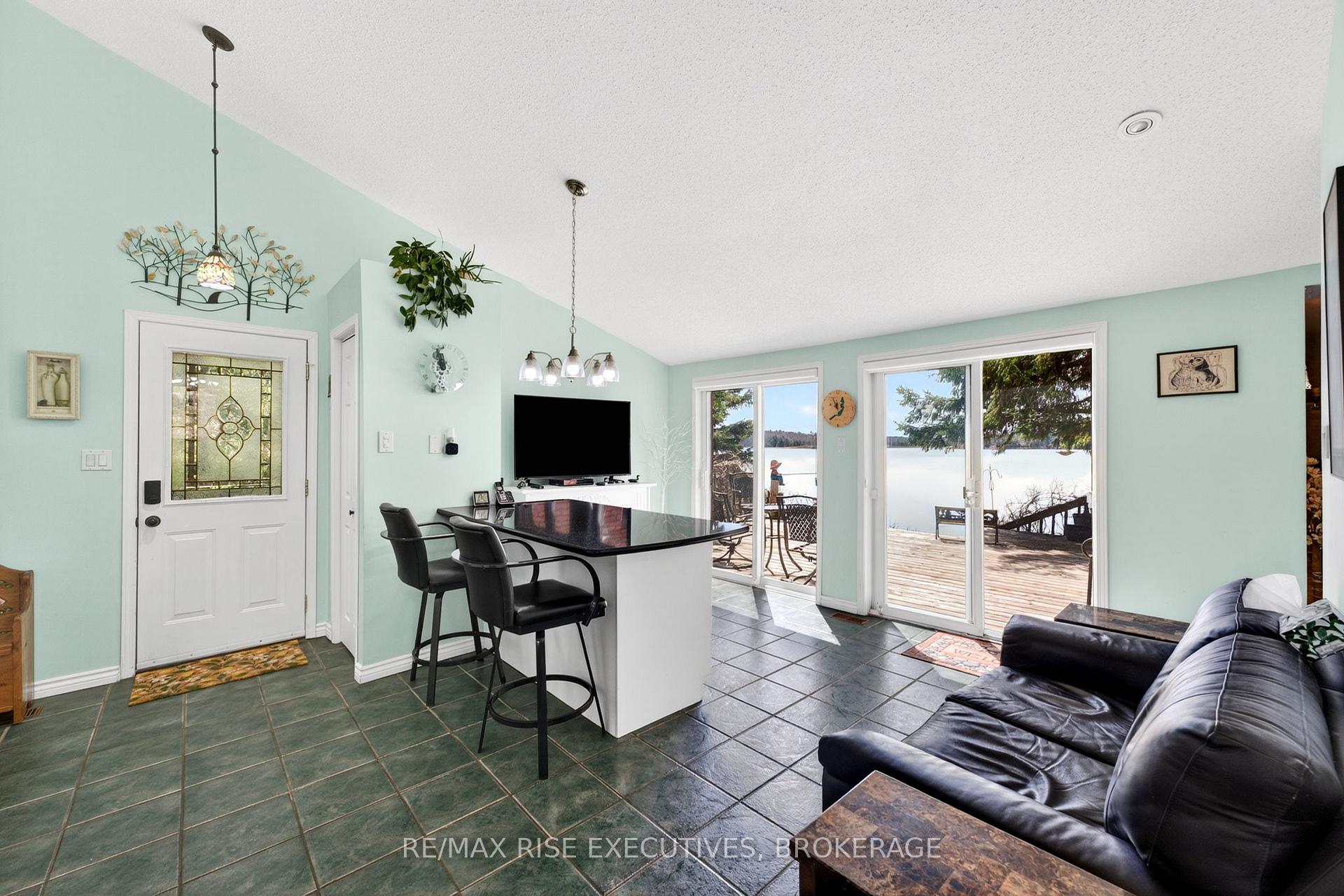 Photo 5 of 3481 Buck Point Lane, Frontenac, Frontenac South — HOMEH