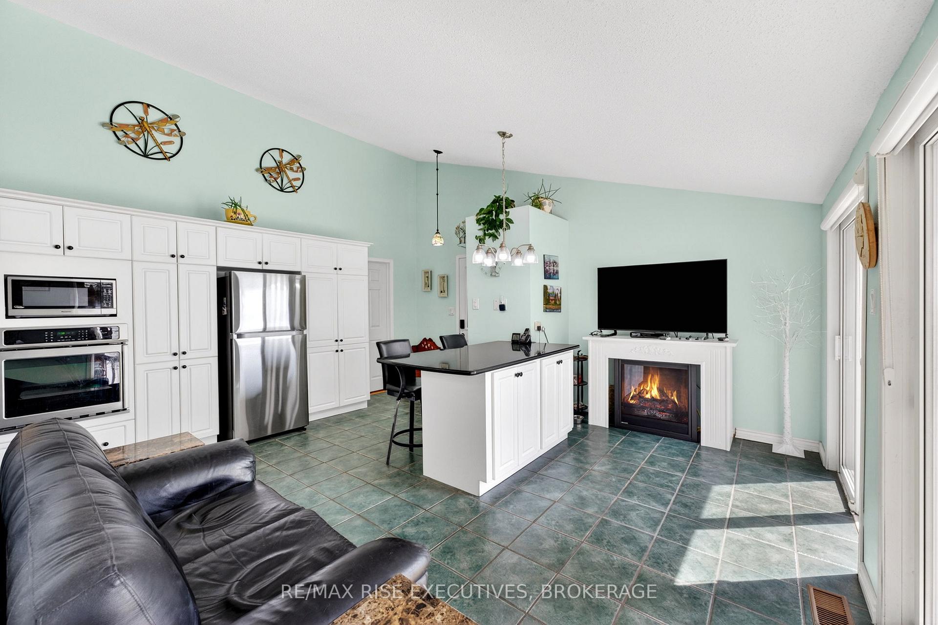 Photo 6 of 3481 Buck Point Lane, Frontenac, Frontenac South — HOMEH